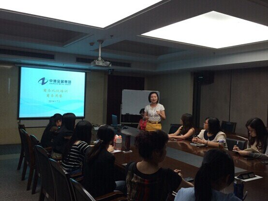 中德集團(tuán)開(kāi)展商務(wù)用餐禮儀培訓(xùn)